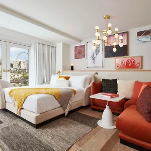 Virgin Vegas, Curio Collection By Hilton Semesteranläggning (resort)